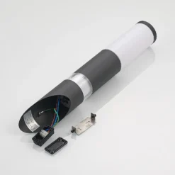 Lindby Okari Außenwandleuchte mit Sensor Fackel