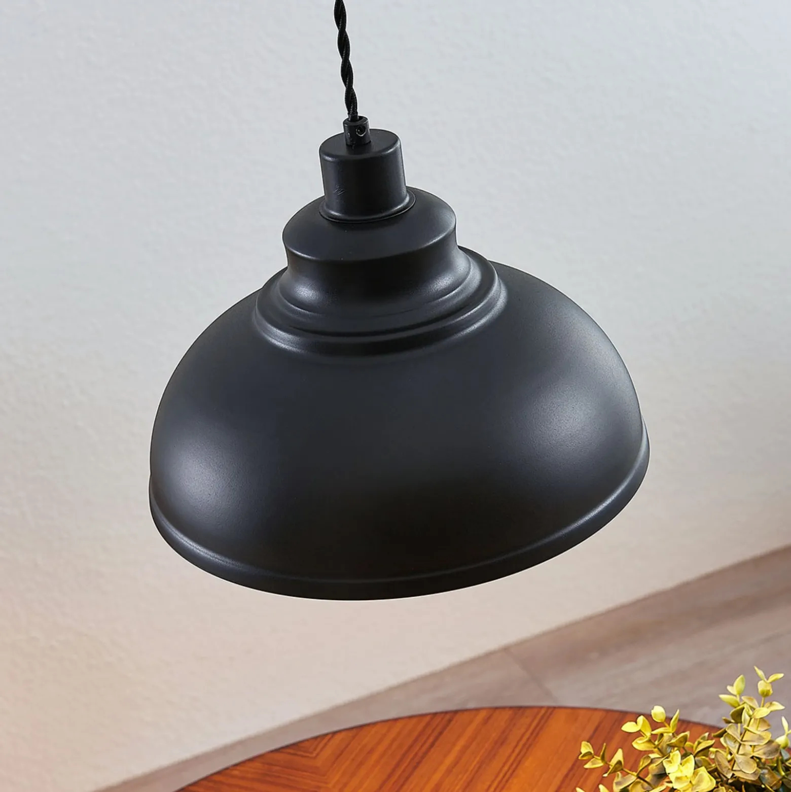 Lindby Pendellampe Albertine, schwarz, Metall, Ø 29 cm, E27