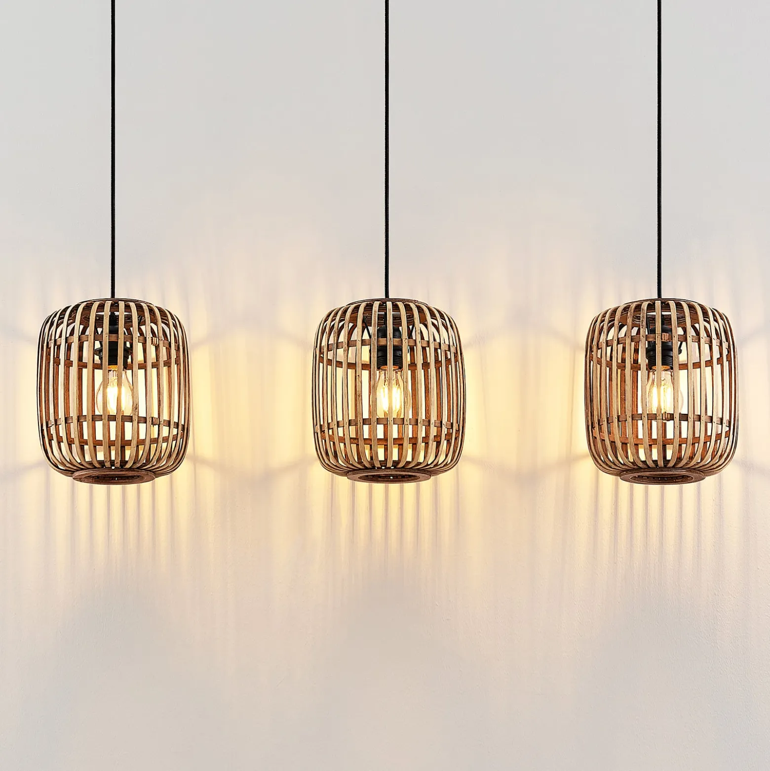 Lindby Pendellampe Canyana, natur, 3-flg., Rattan, 105 cm