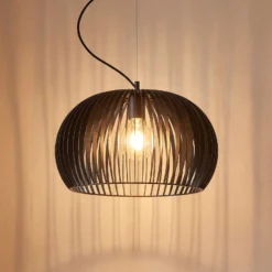 Lindby Pendellampe Jusra, schwarz, Metall, Ø 42 cm, E27