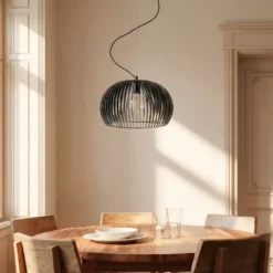 Lindby Pendellampe Jusra, schwarz, Metall, Ø 42 cm, E27