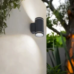 Lindby Smart LED-Außenwandleuchte Valtin CCT RGB Tuya IP54