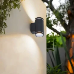 Lindby Smart LED-Außenwandleuchte Valtin CCT RGB Tuya IP54