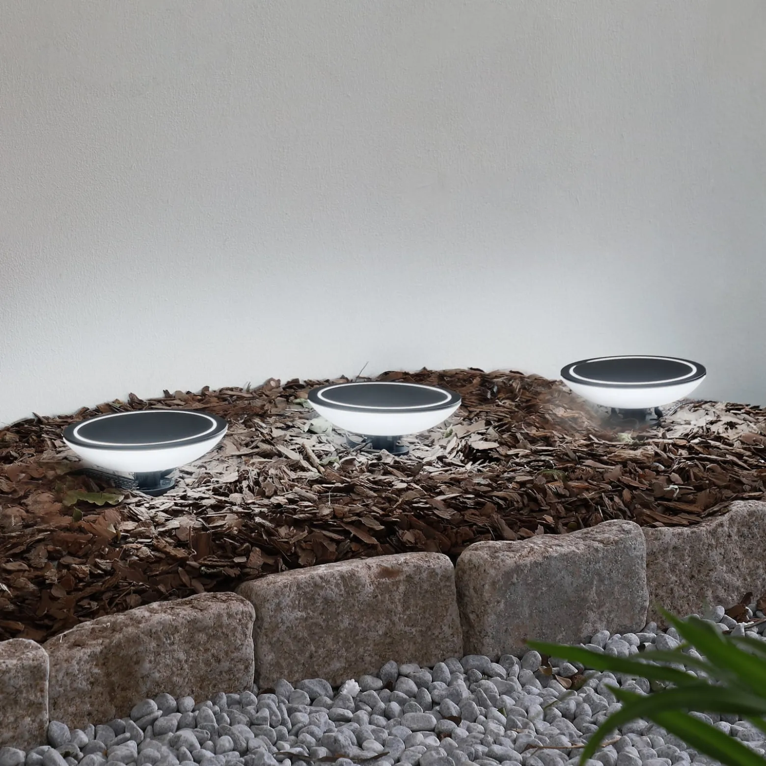 Lindby Smart LED-Erdspießleuchte Thalas, CCT ,RGB, Tuya, 3er