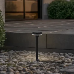 Lindby Solar-LED-Erdspießleuchte Brinca, schwarz, PC, Sensor