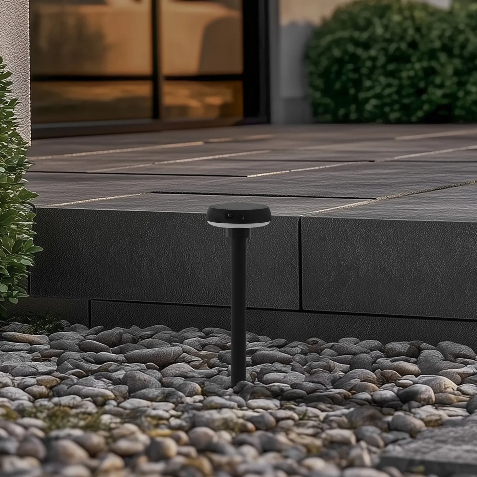 Lindby Solar-LED-Erdspießleuchte Brinca, schwarz, PC, Sensor