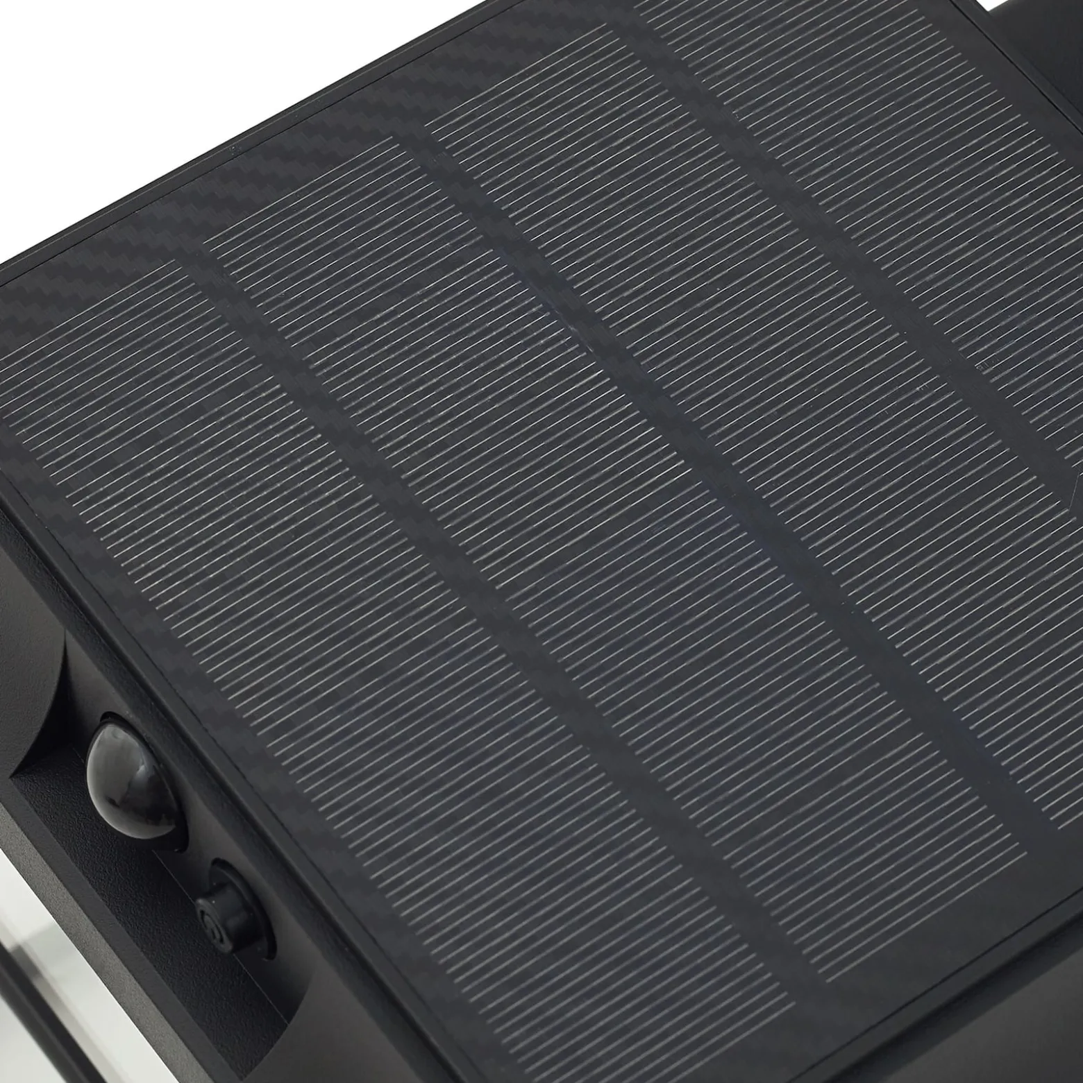 Lindby Solar-LED-Wandleuchte Latarka, Höhe 24 cm, Sensor