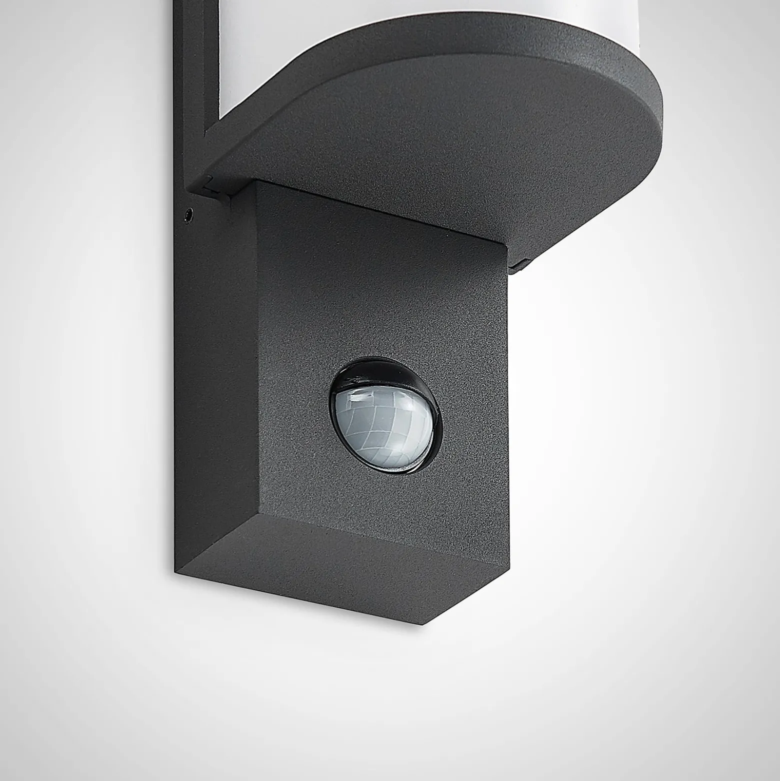 Lucande Jokum LED-Außenwandlampe, IP54, Sensor