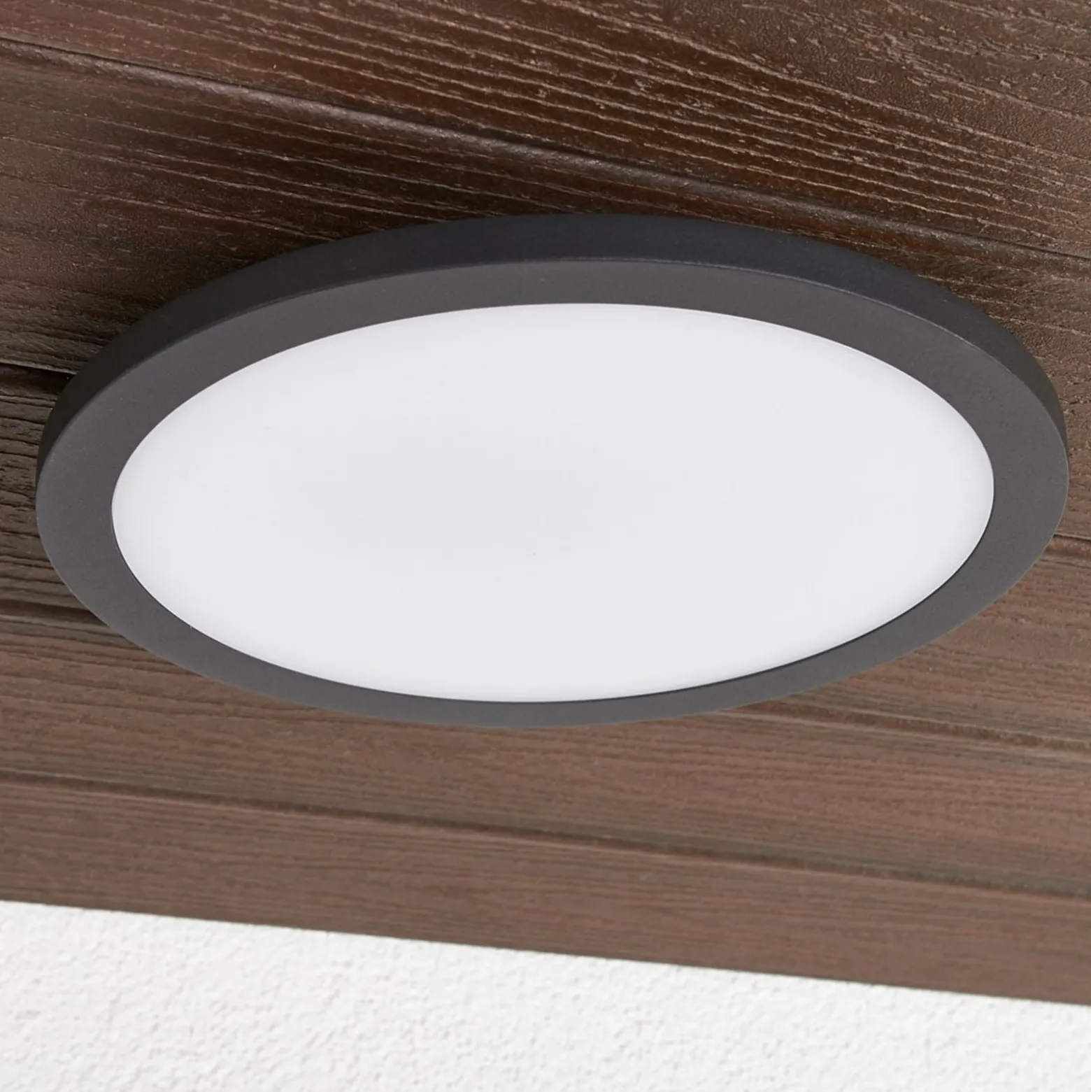 Lucande LED-Außendeckenleuchte Malena, Bewegungsmelder, IP65