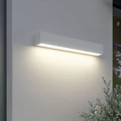 Lucande LED-Außenwandleuchte Lengo, 50cm, weiß, down, 3000K