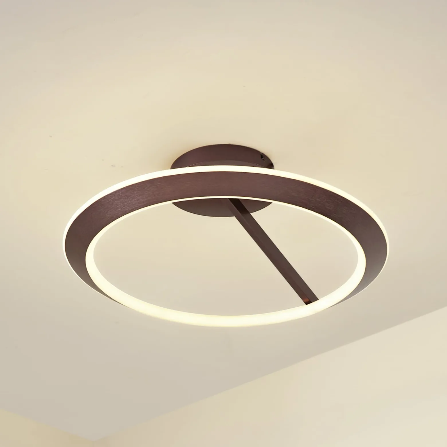 Lucande LED-Deckenleuchte Eldra, kaffeebraun, Ø 55 cm, CCT
