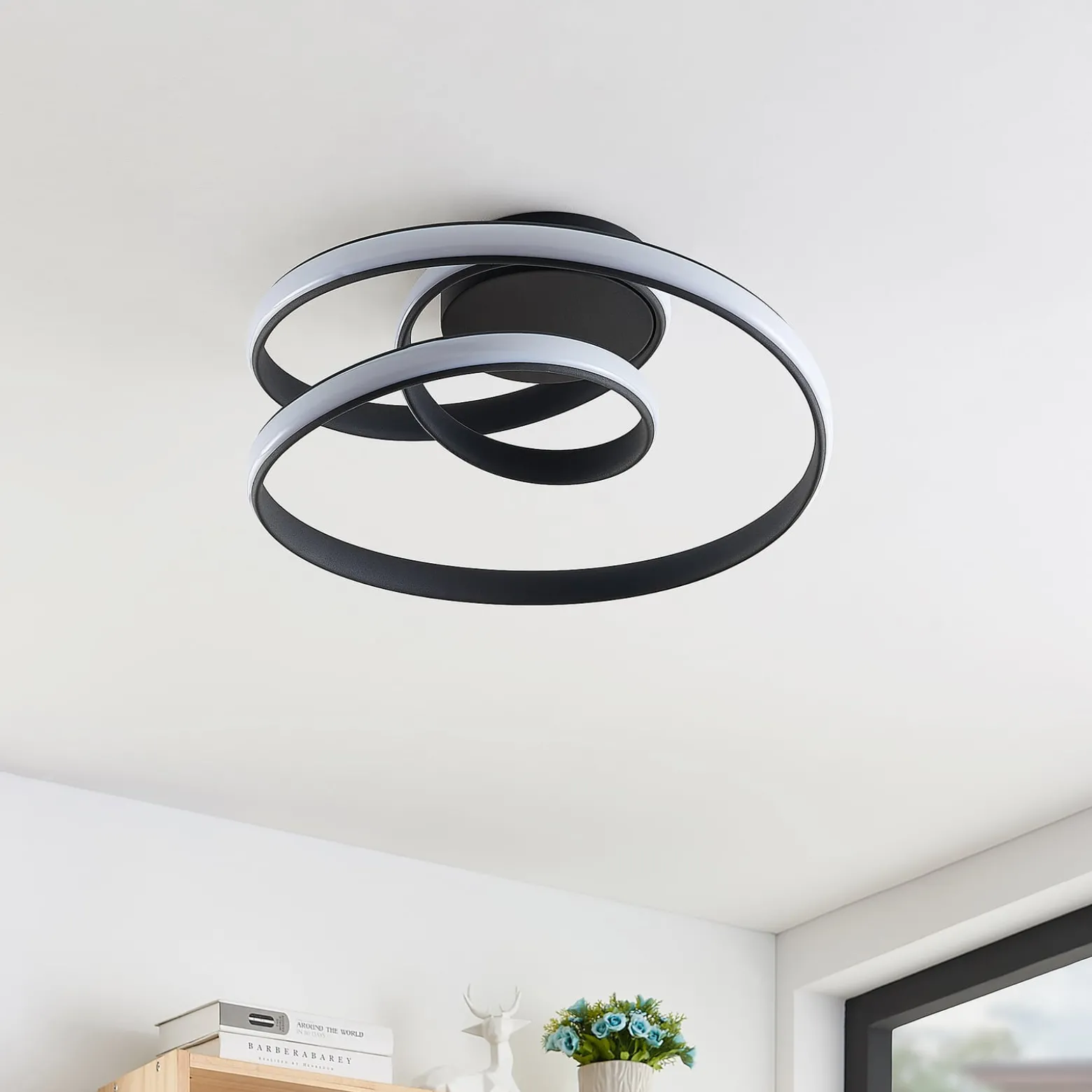 Lucande LED-Deckenleuchte Sakina, schwarz, Metall, Ø 48cm