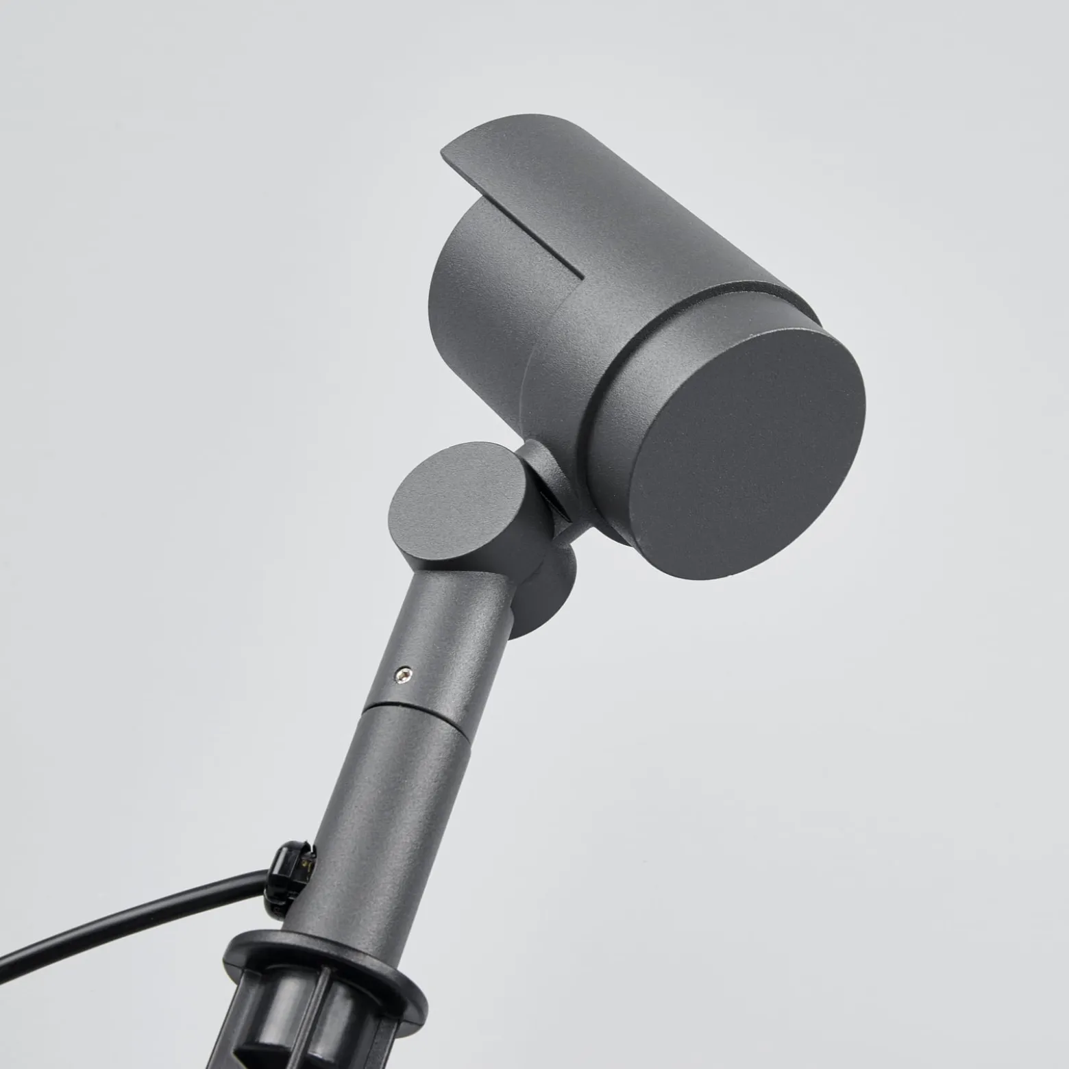 Lucande LED-Erdspießstrahler Beatrix, anthrazit, Alu, 45,7cm