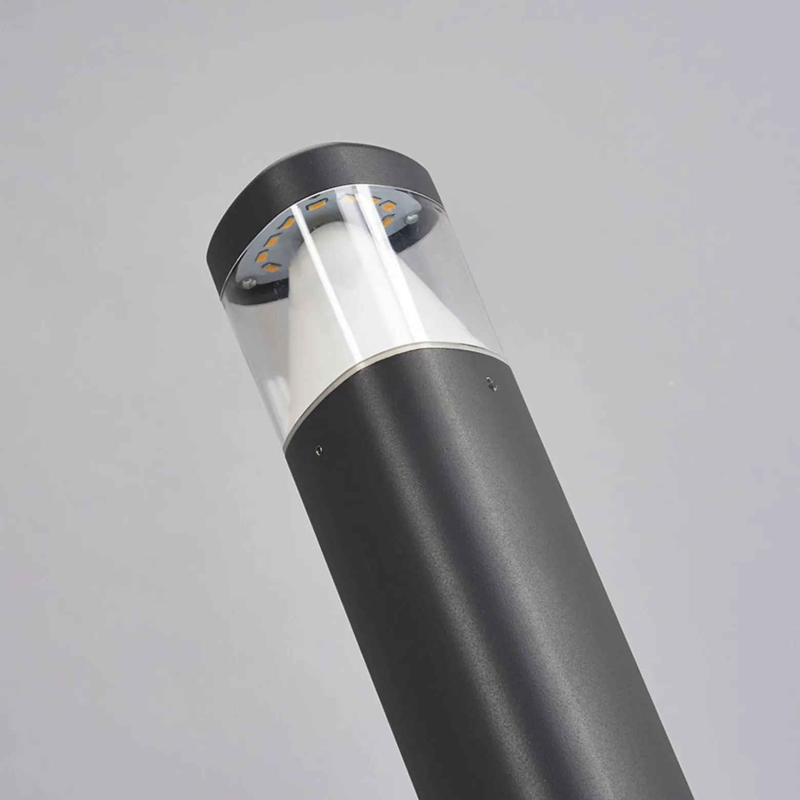 Lucande LED-Sockelleuchte Milou, Höhe 30 cm, anthrazit, Alu