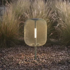 Lucande LED-Solarerdspießleuchte Faylen, salbeigrün, IP65