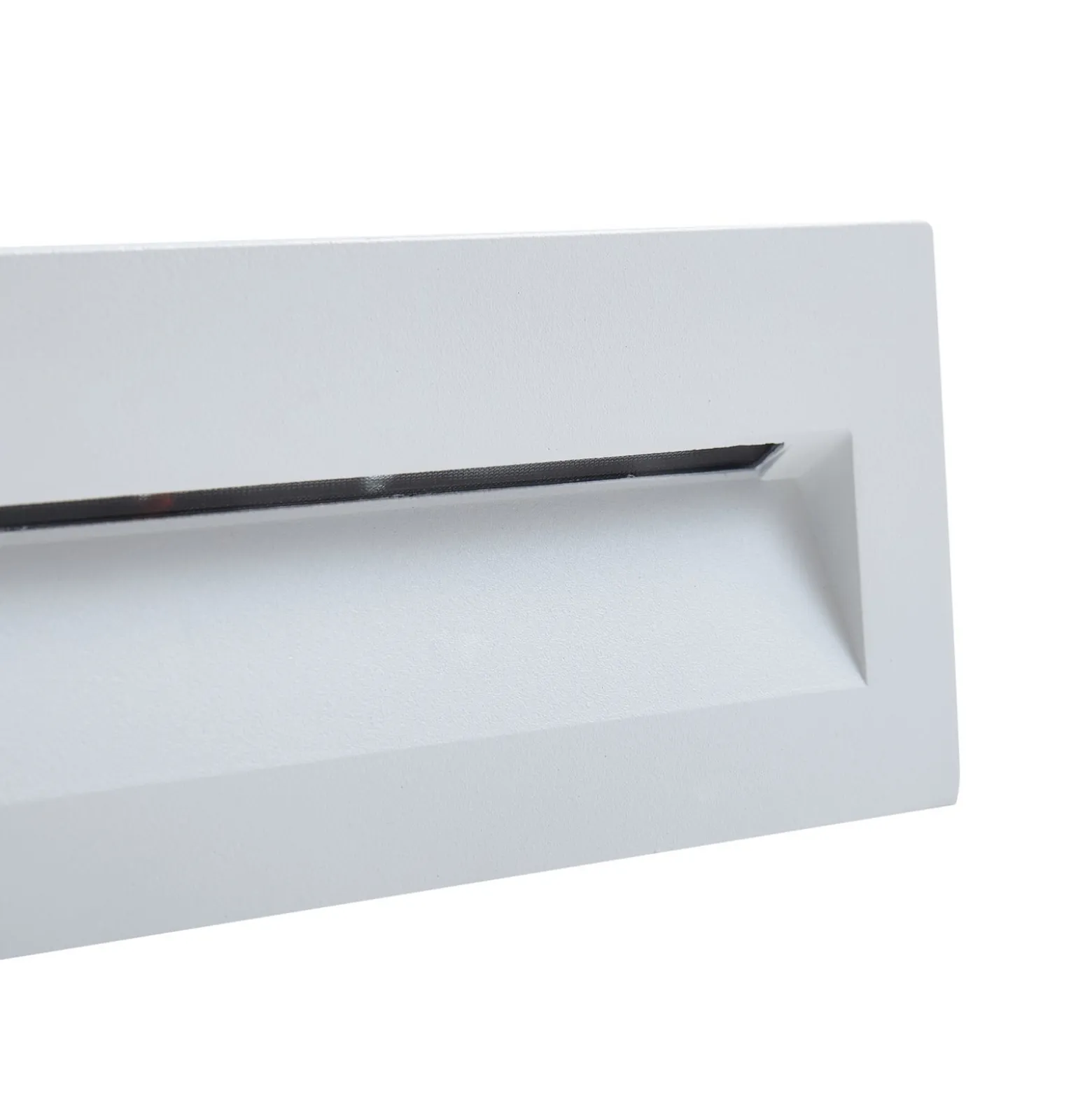 Lucande LED-Wandeinbauleuchte Loya, 23 x 8 cm, weiß, IP54