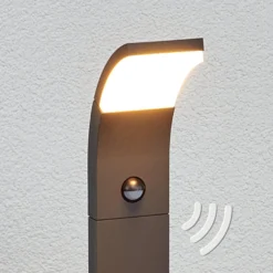 Lucande LED-Wegelampe Timm, Sensor, 100cm, anthrazit, IP54