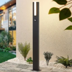 Lucande LED-Wegelampe Virgalia, Bewegungsmelder, 100cm, IP54