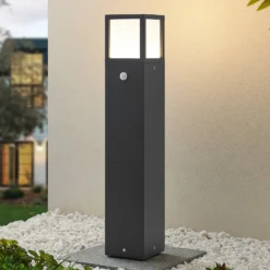 Lucande LED-Wegeleuchte Dewari, Bewegungsmelder, 65 cm, IP54