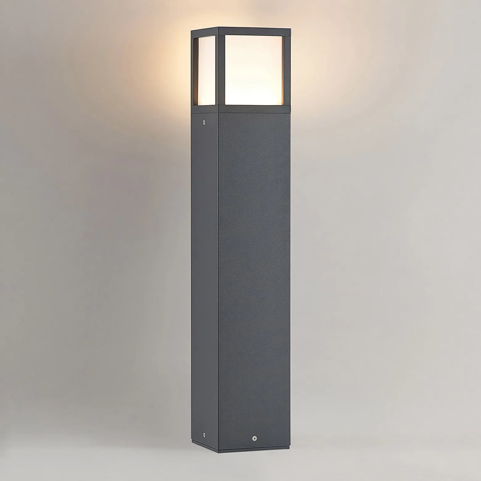 Lucande LED-Wegeleuchte Dewari, 65 cm, dunkelgrau, IP54