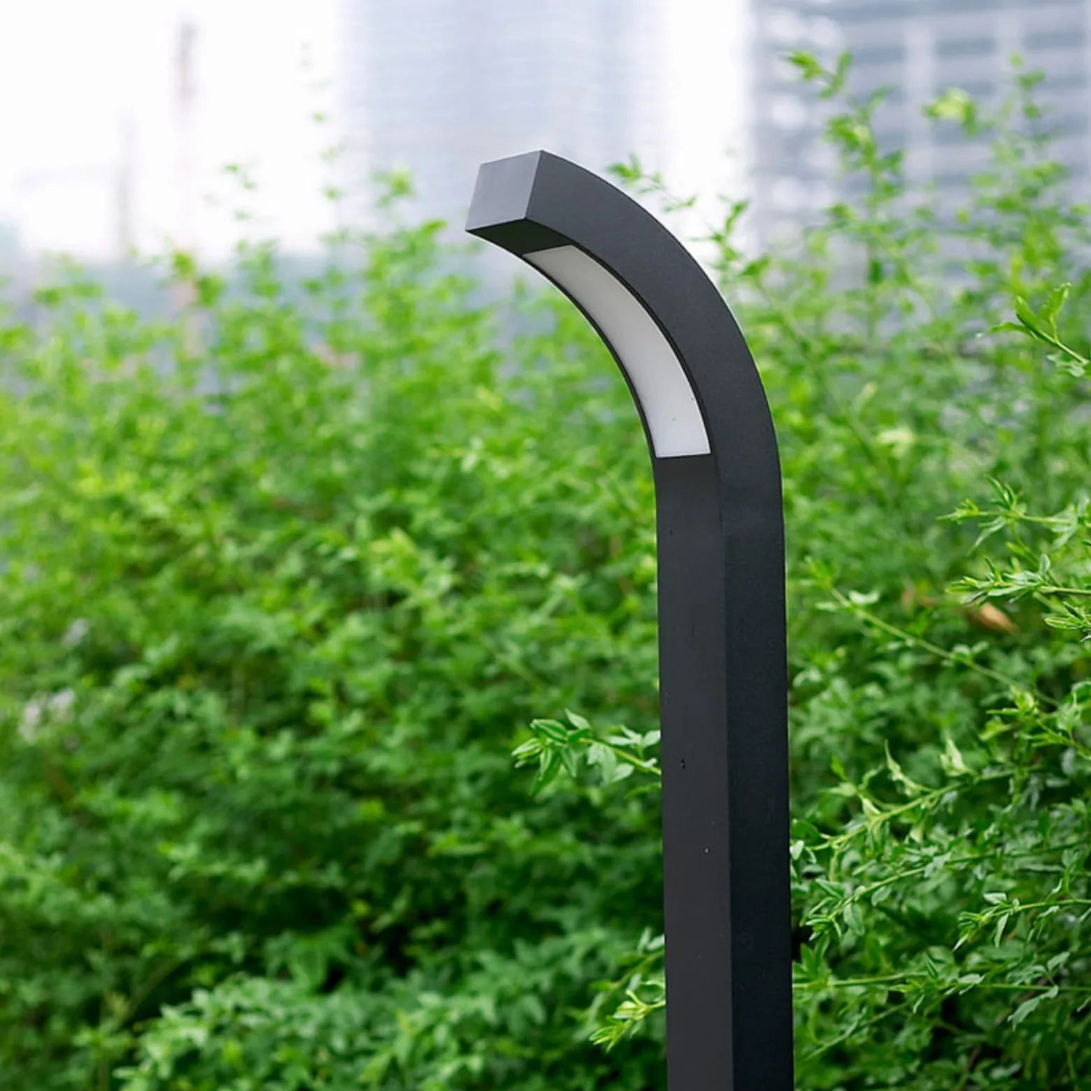 Lucande LED-Wegeleuchte Lennik, 100 cm, anthrazit, Metall