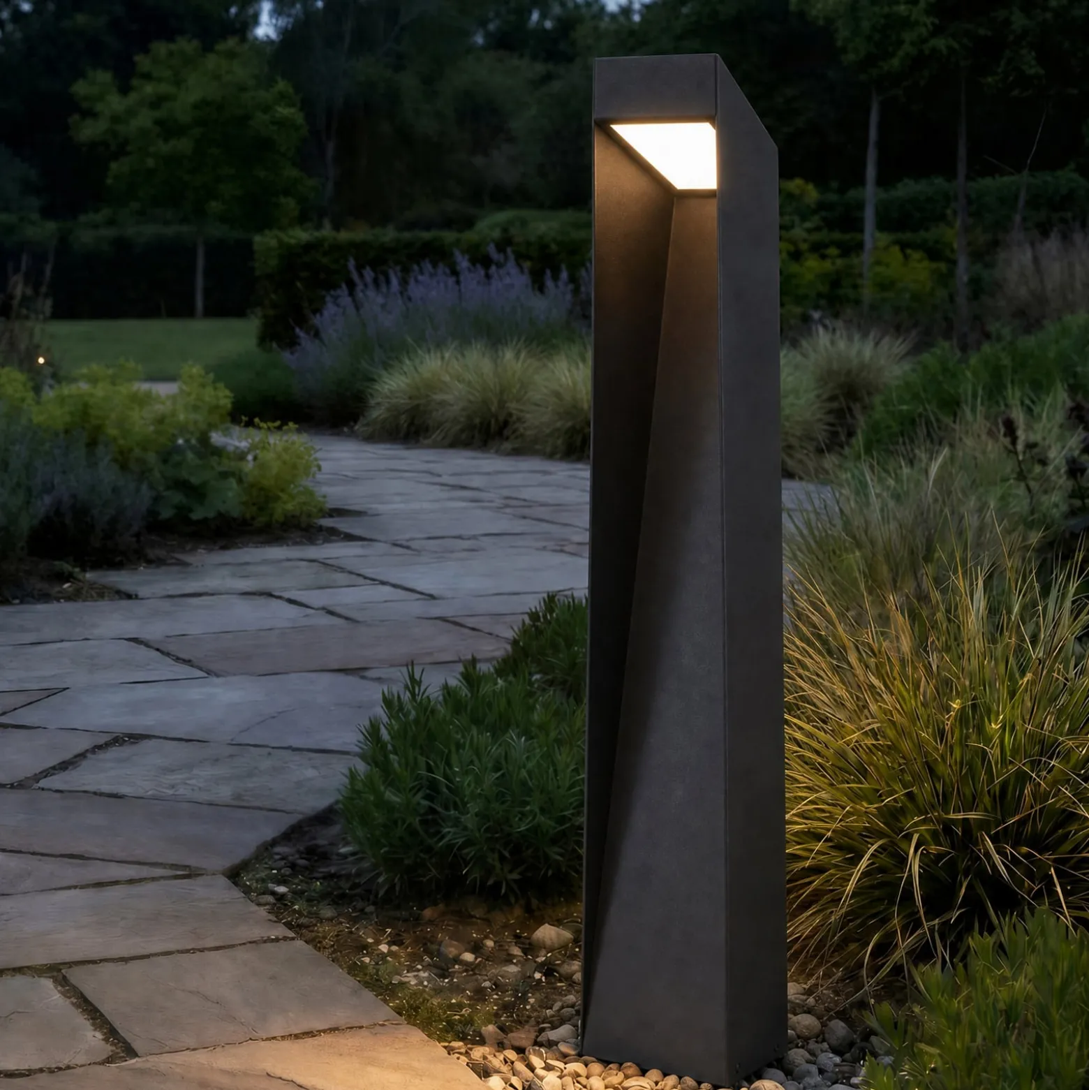 Lucande LED-Wegeleuchte Louran, Höhe 90 cm, schwarz, up/down