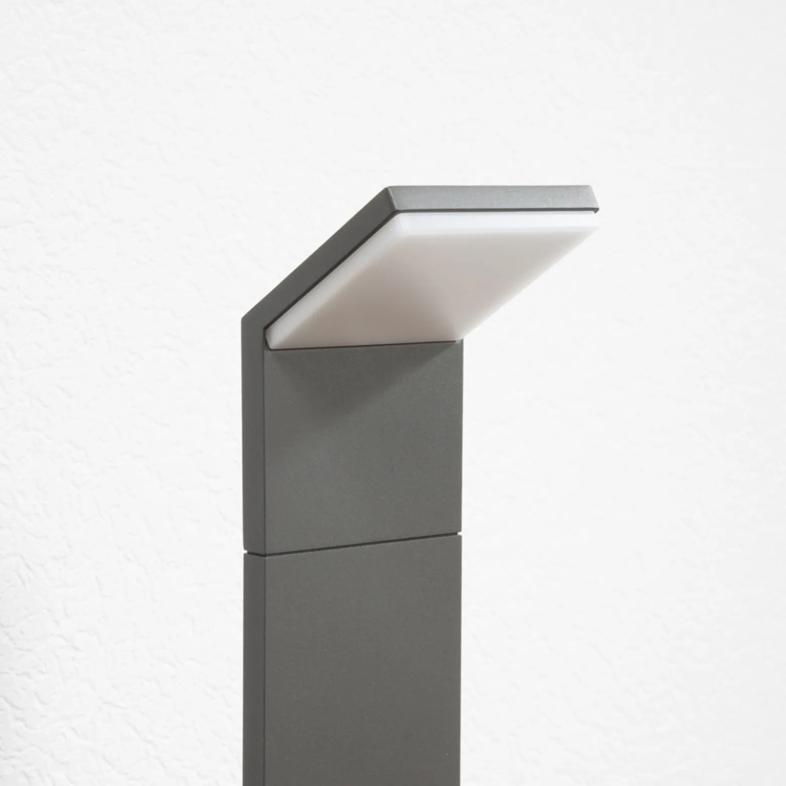 Lucande LED-Wegeleuchte Nevio, anthrazit, Metall, 100 cm