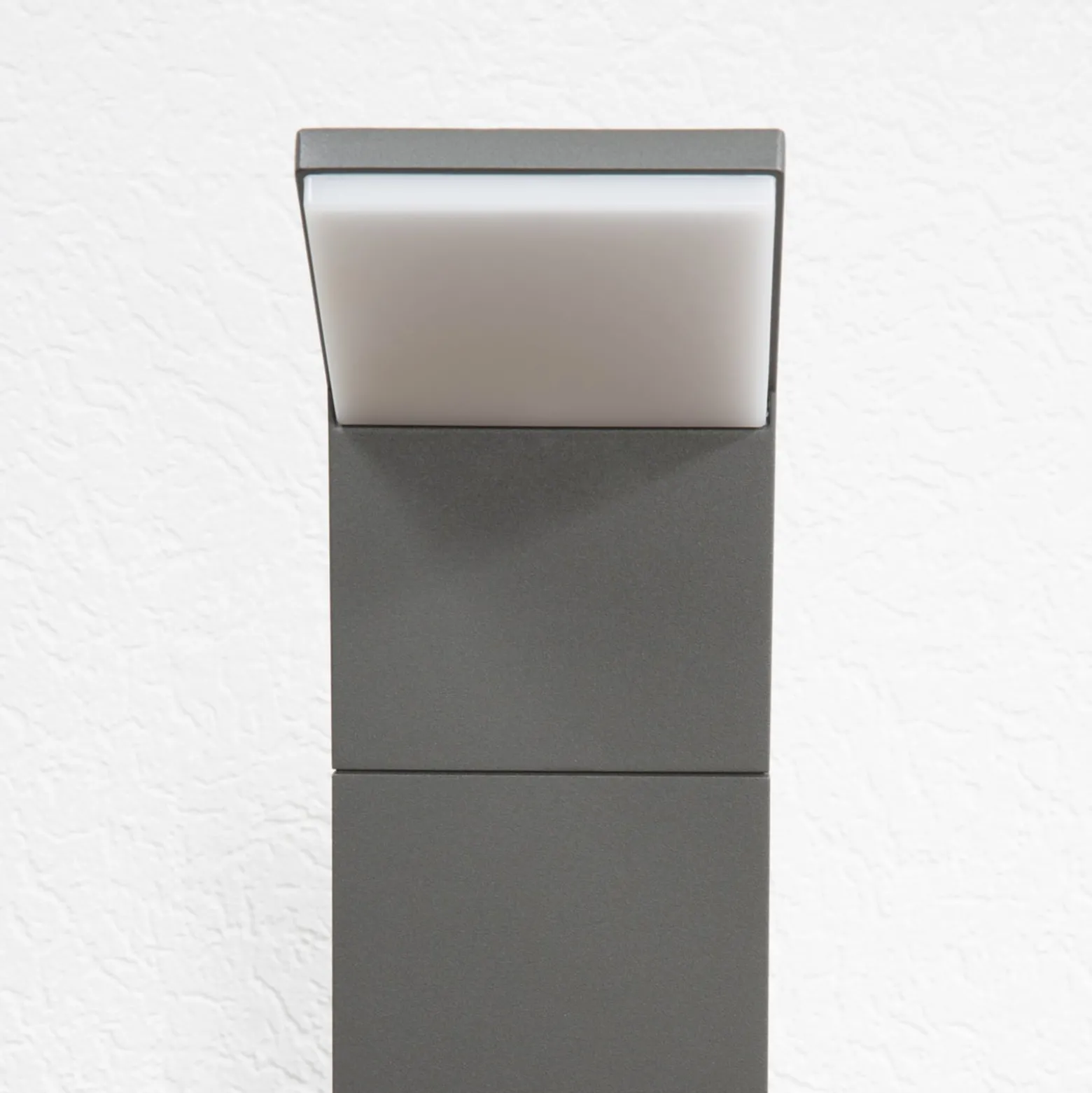 Lucande LED-Wegeleuchte Nevio, anthrazit, Metall, 100 cm