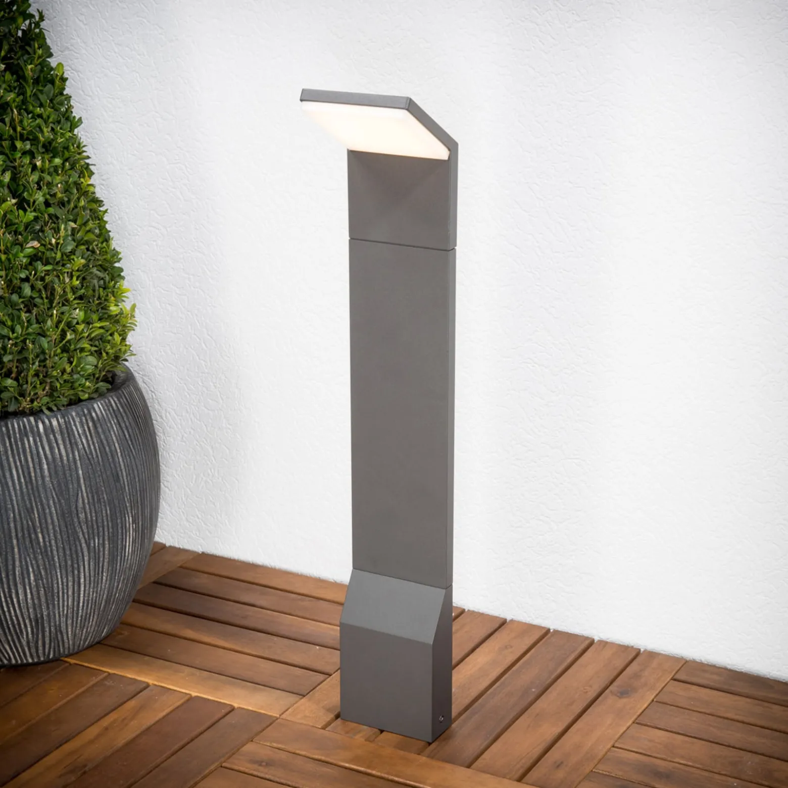 Lucande LED-Wegeleuchte Nevio, 60 cm, anthrazit, Metall