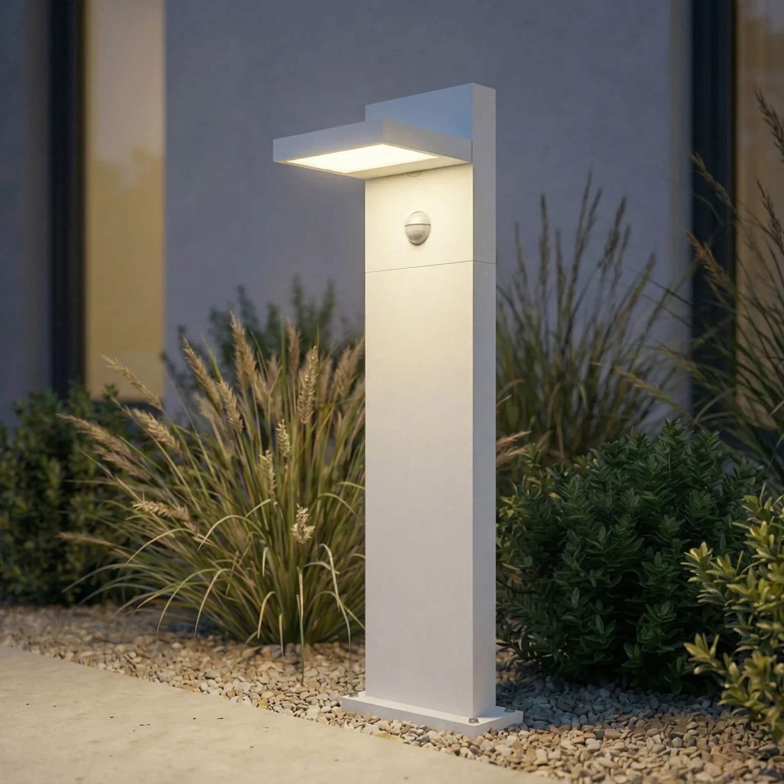 Lucande LED-Wegeleuchte Silvan, weiß, 65 cm, Sensor, IP54