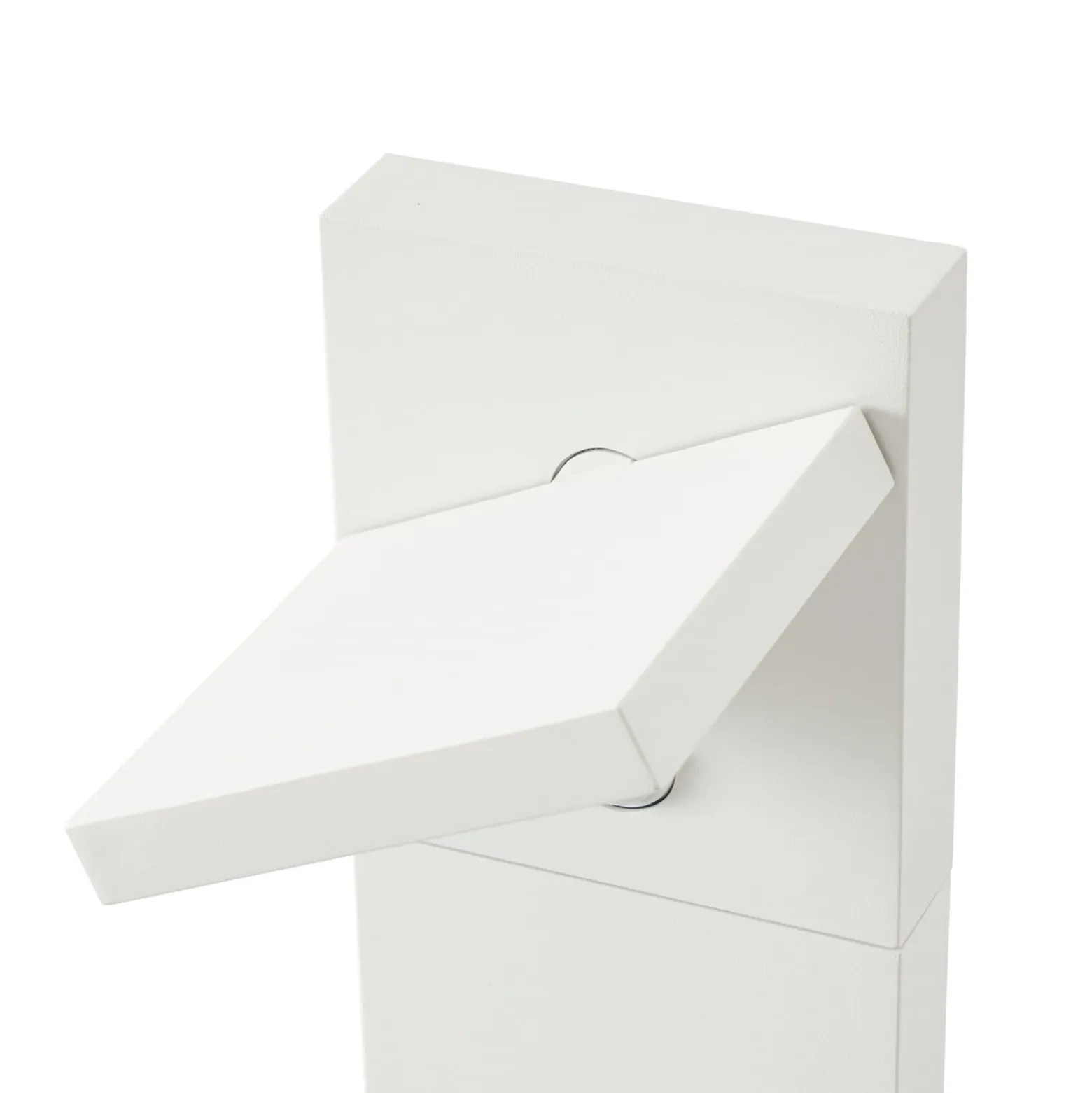 Lucande LED-Wegeleuchte Silvan, weiß, 100 cm, Sensor, IP54