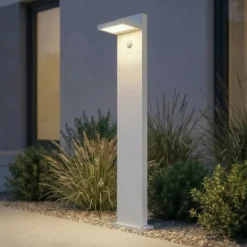 Lucande LED-Wegeleuchte Silvan, weiß, 100 cm, Sensor, IP54