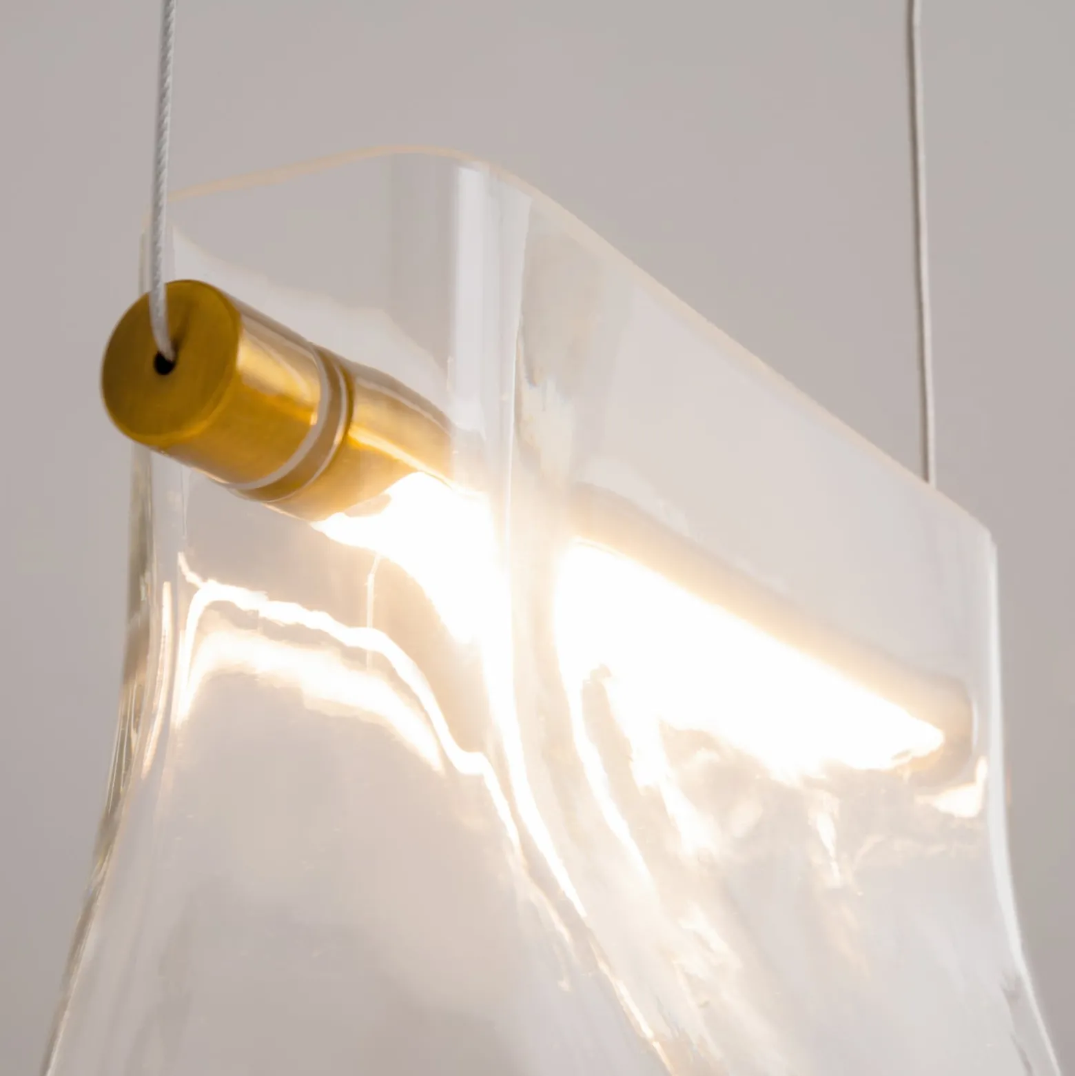 Maytoni LED-Hängeleuchte Cabaret, messing, Länge 25 cm, Glas