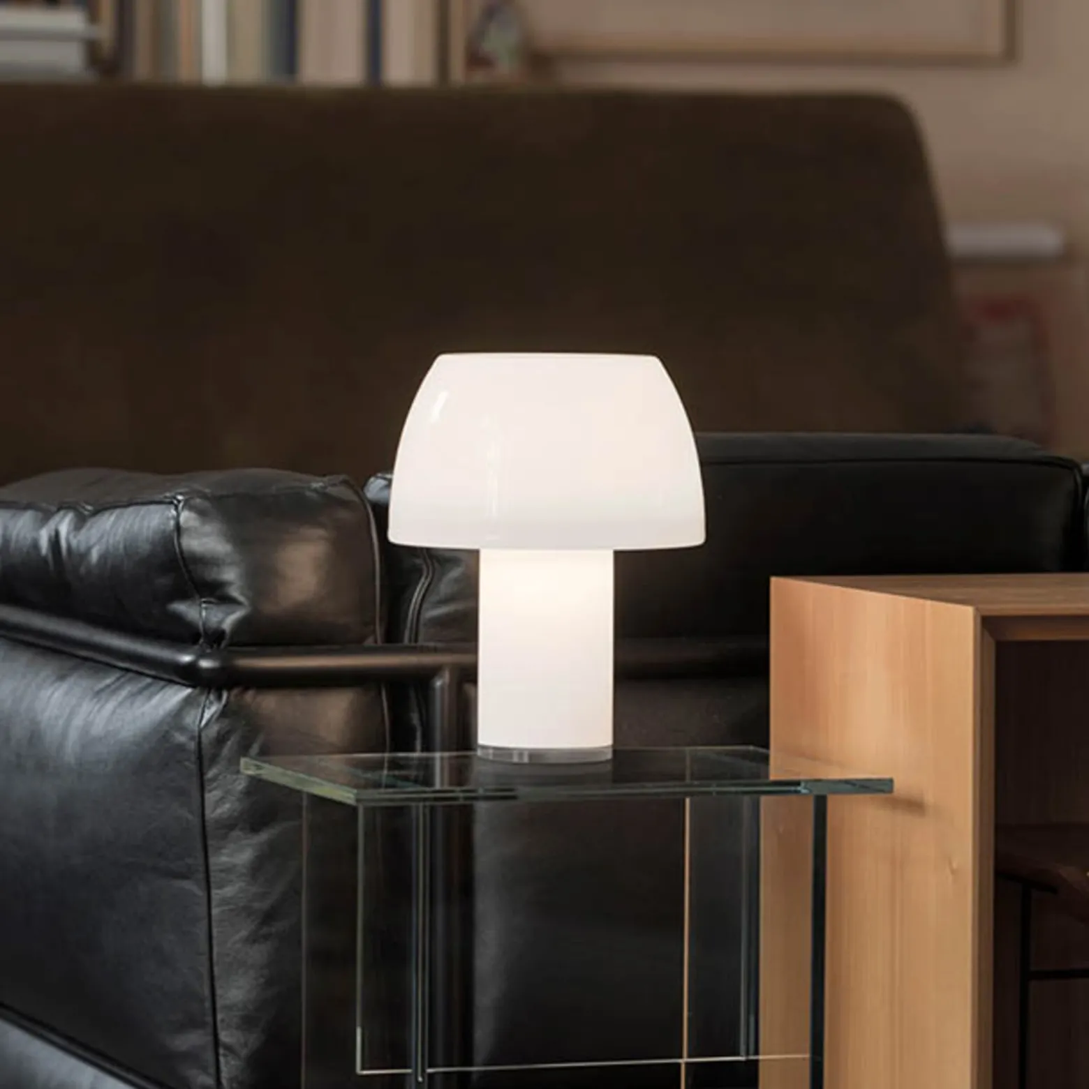Nemo LED-Akku-Tischleuchte Lorosae, weiß, Glas, IP54, USB
