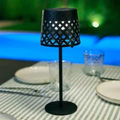 Newgarden LED-Solar-Tischleuchte Gretita, schwarz, Metall
