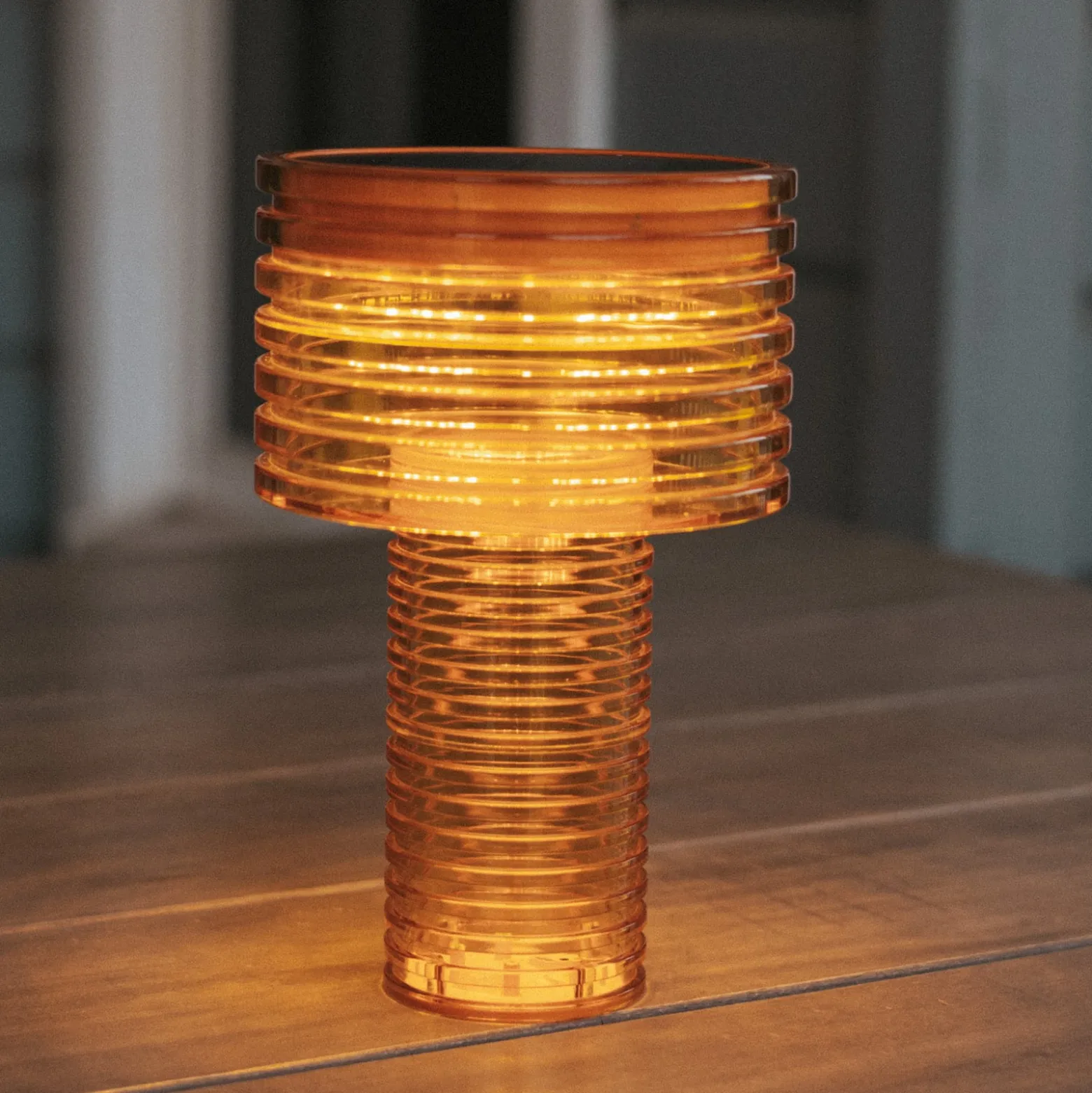 Newgarden LED-Solar-Tischleuchte Ambar, orange, PMMA, IP44