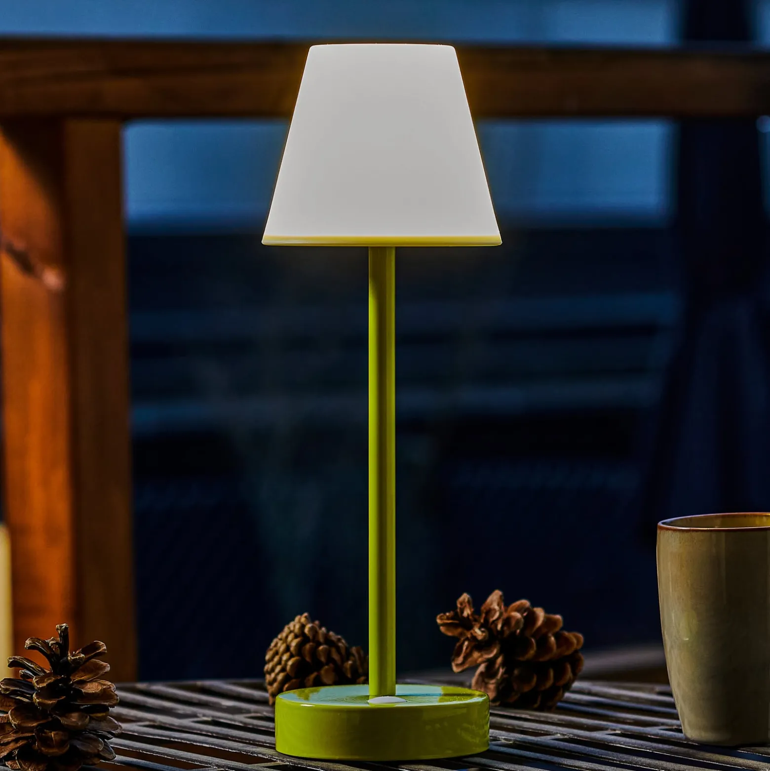 Newgarden Lola Slim LED-Tischlampe Akku, lime
