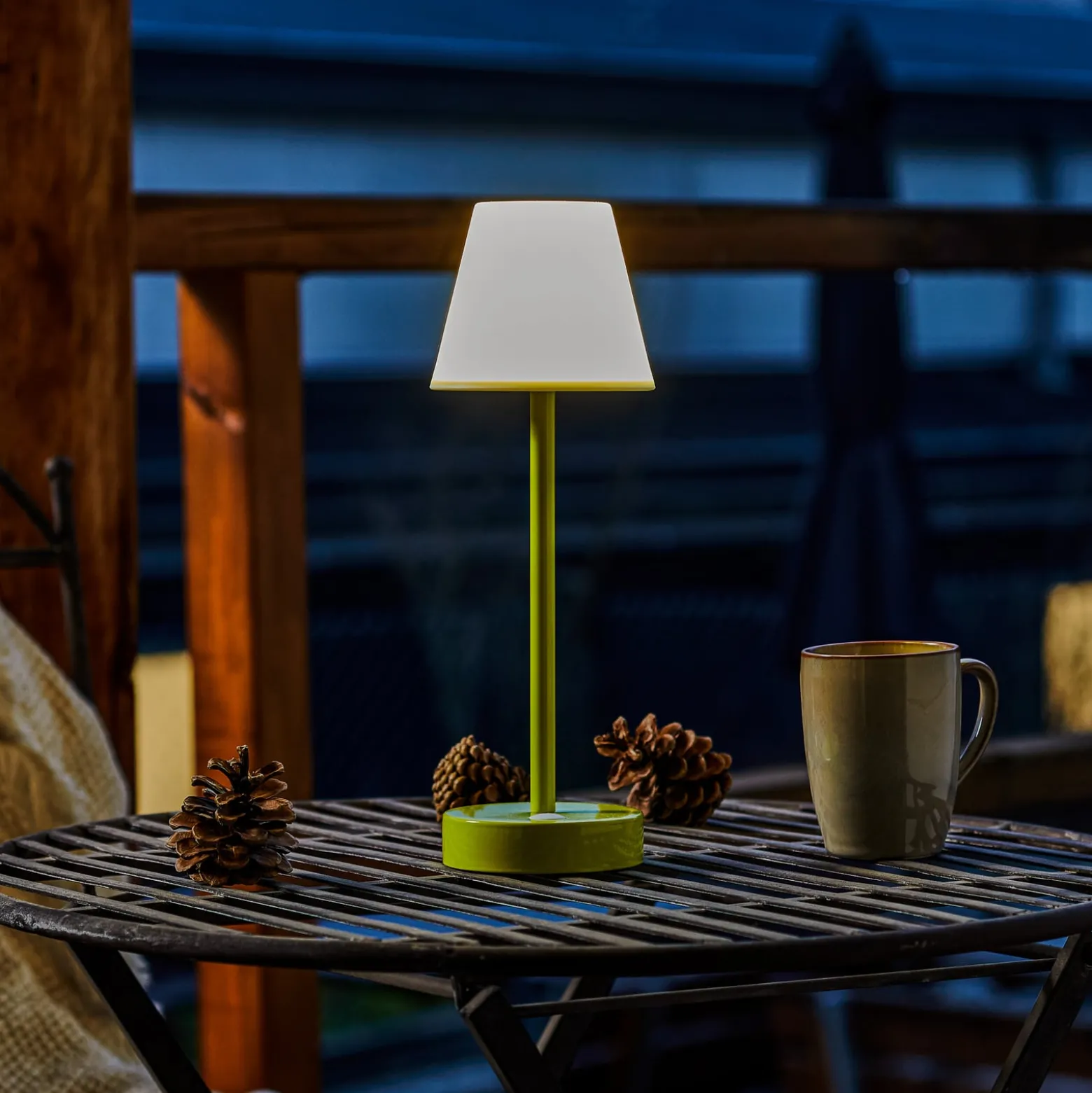 Newgarden Lola Slim LED-Tischlampe Akku, lime