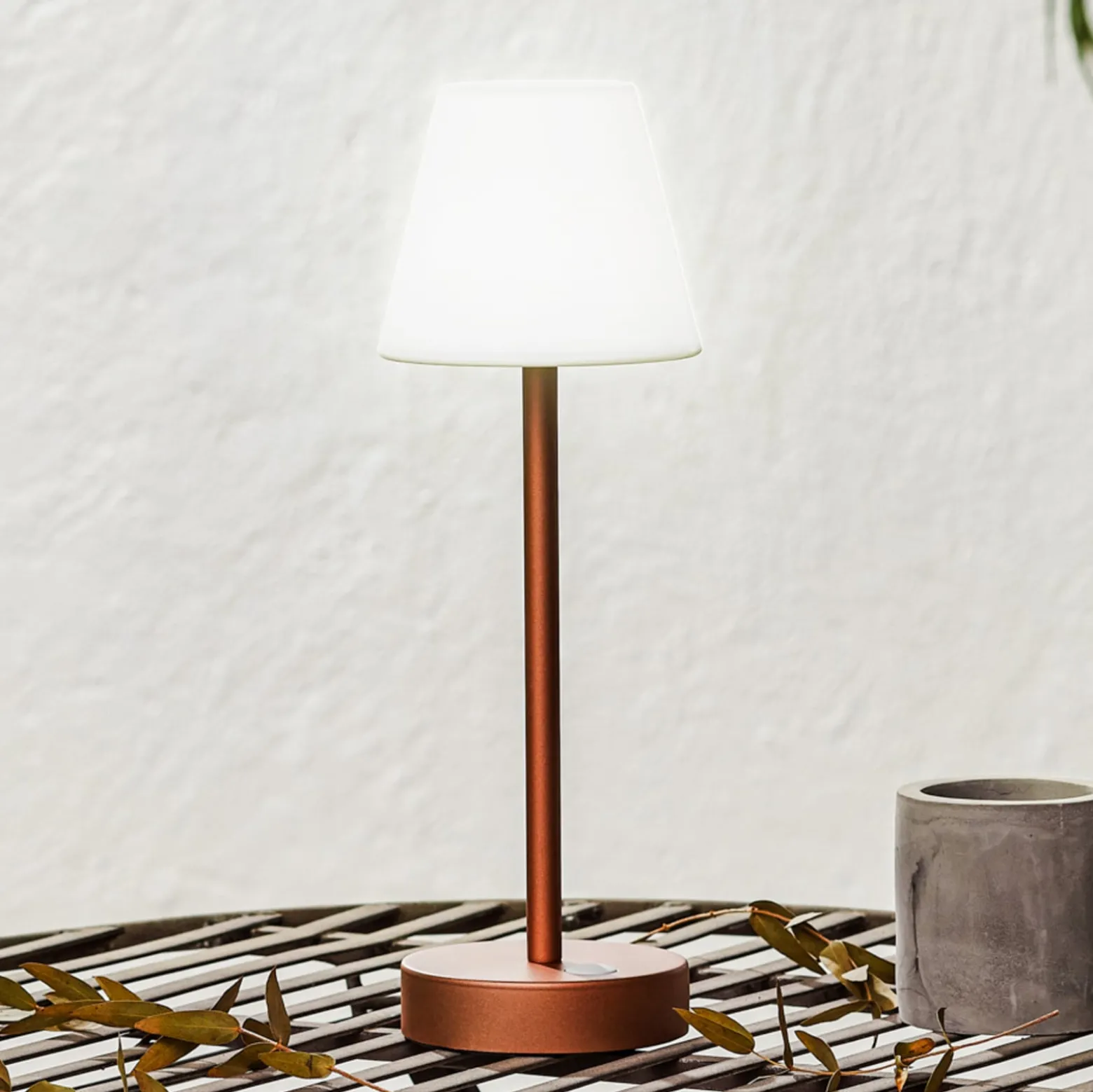 Newgarden Lola Slim LED-Tischlampe Akku, roségold