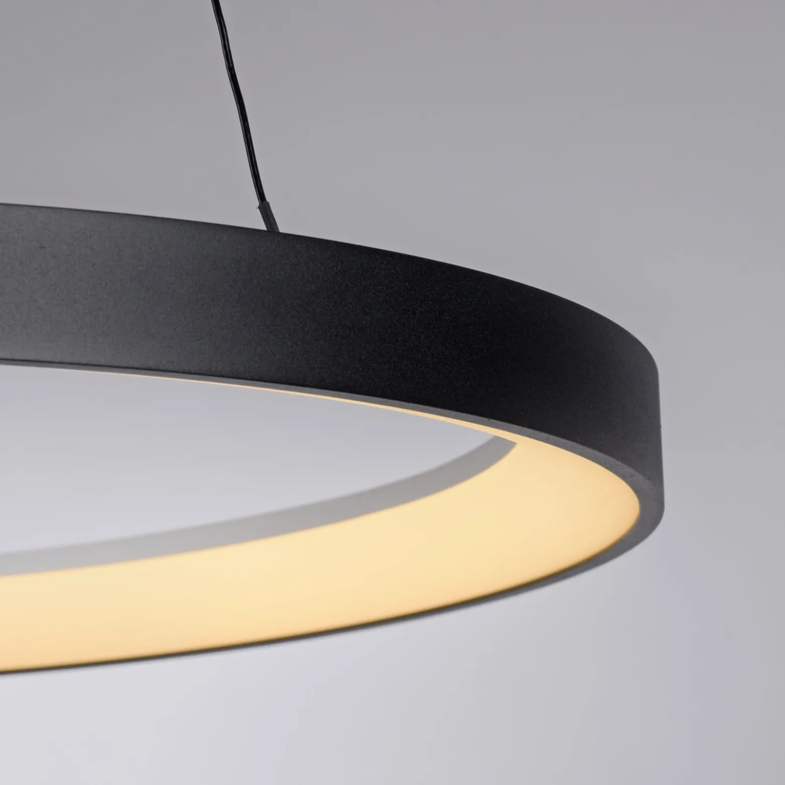 Paul Neuhaus LED-Hängelampe Hoop, schwarz, Ø 57 cm, dimmbar