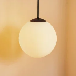 Pendelleuchte Dione, einflammig, weiß/schwarz 30cm