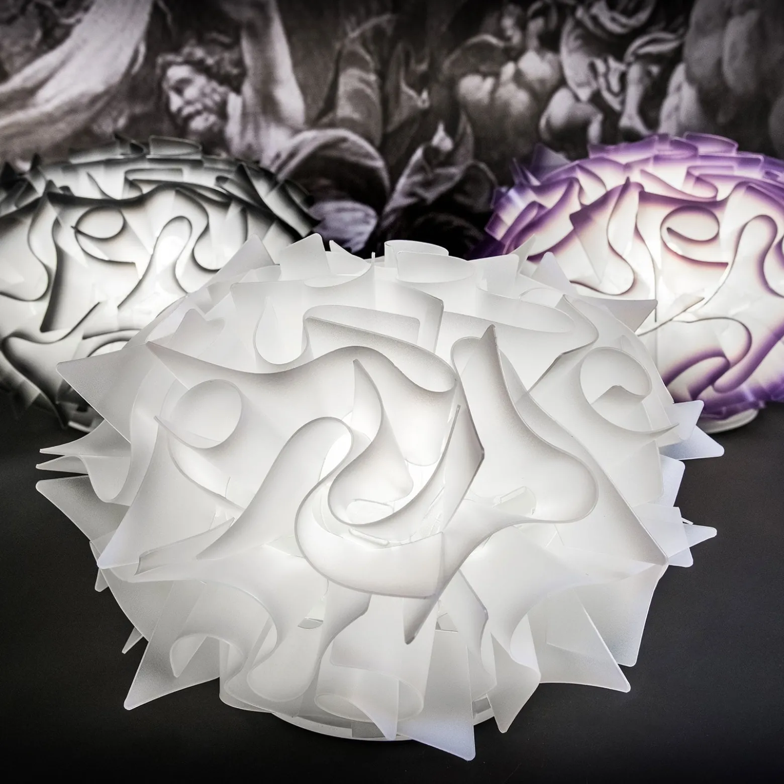 Slamp Veli Design-Tischleuchte Ø 32cm anthrazit