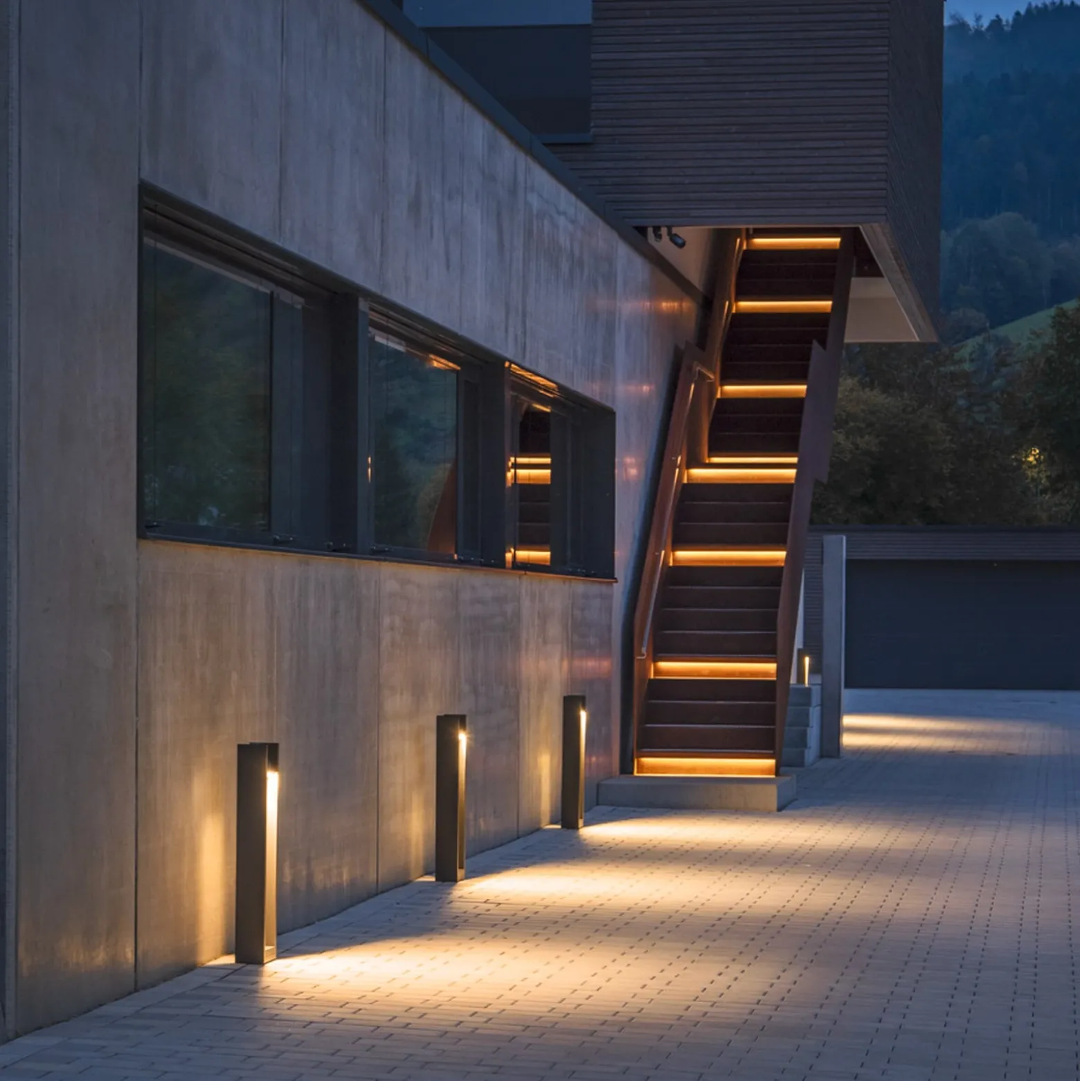 SLV LED-Wegelampe Quad Pole, anthrazit, Alu, Höhe 90 cm
