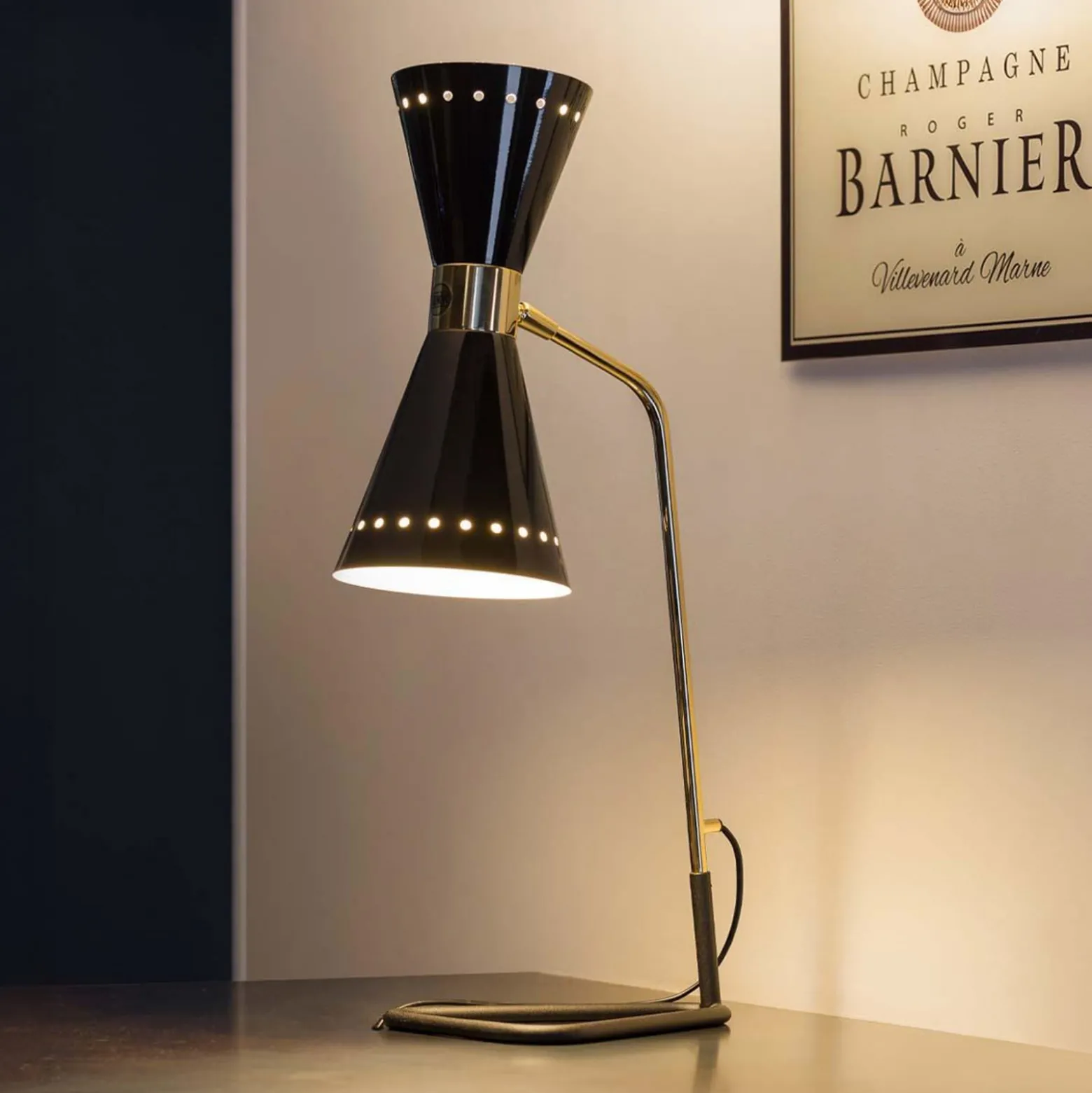 Stilnovo Tischlampe Megafono, schwarz, Höhe 62 cm, Metall