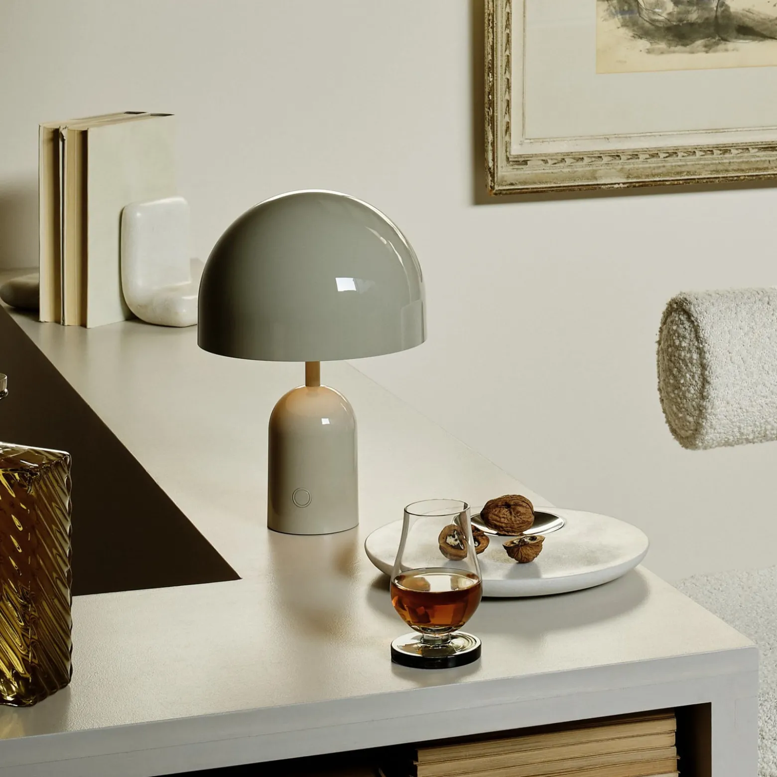Tom Dixon Akku-Tischlampe BELL PORTABLE, hellgrau 28 cm IP44