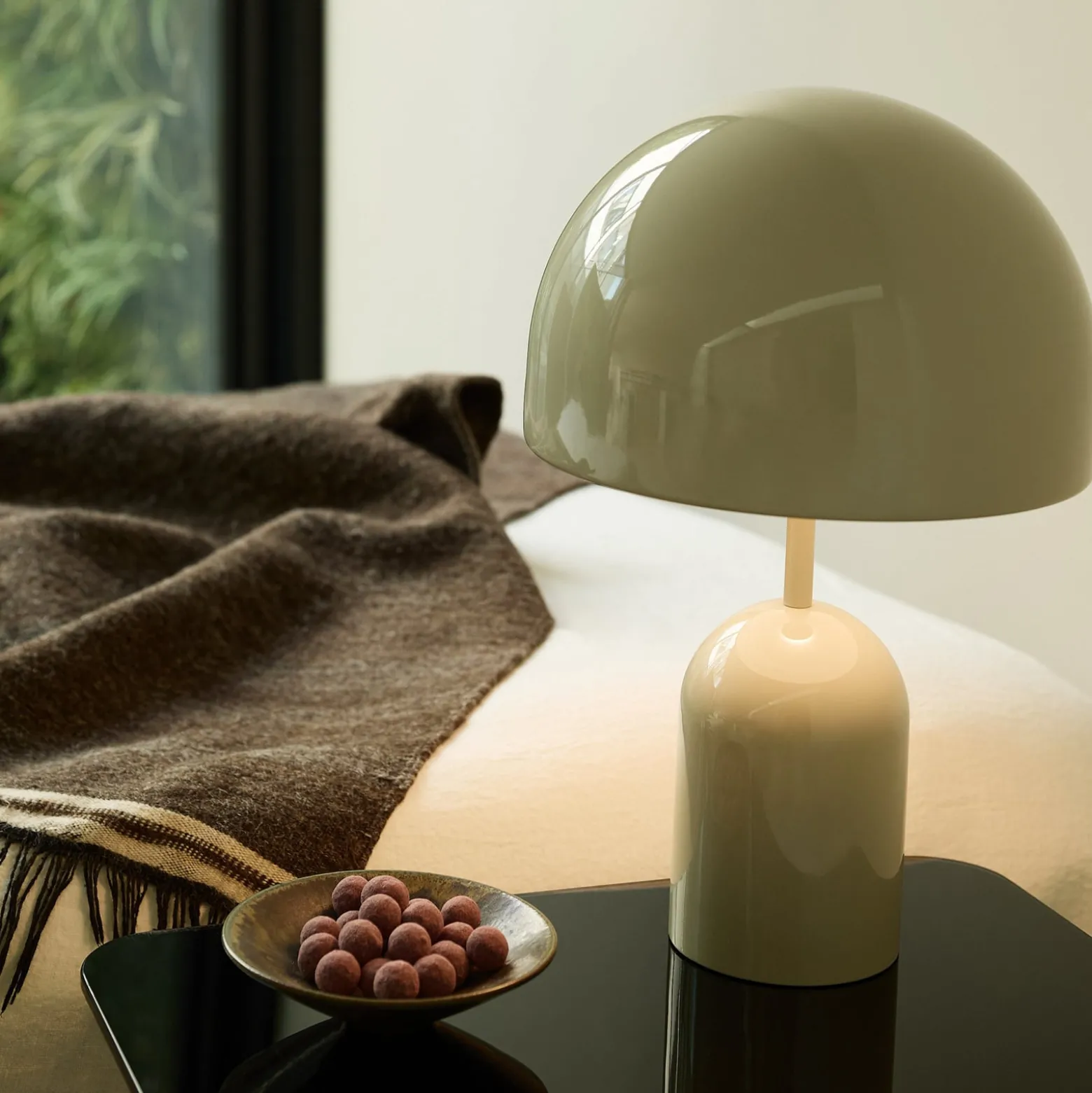 Tom Dixon Akku-Tischlampe BELL PORTABLE, hellgrau 28 cm IP44