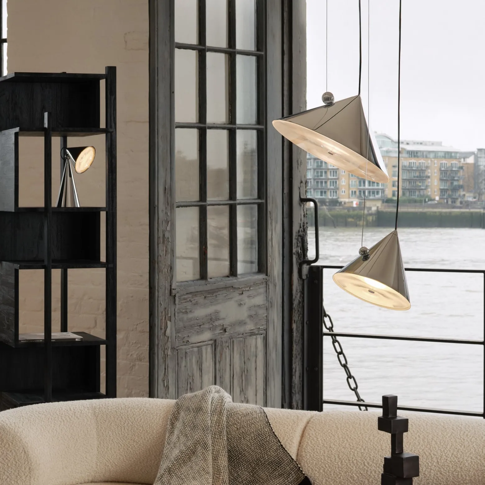 Tom Dixon LED-Hängelampe Pose, silber, Ø 43 cm, Stahl, dim