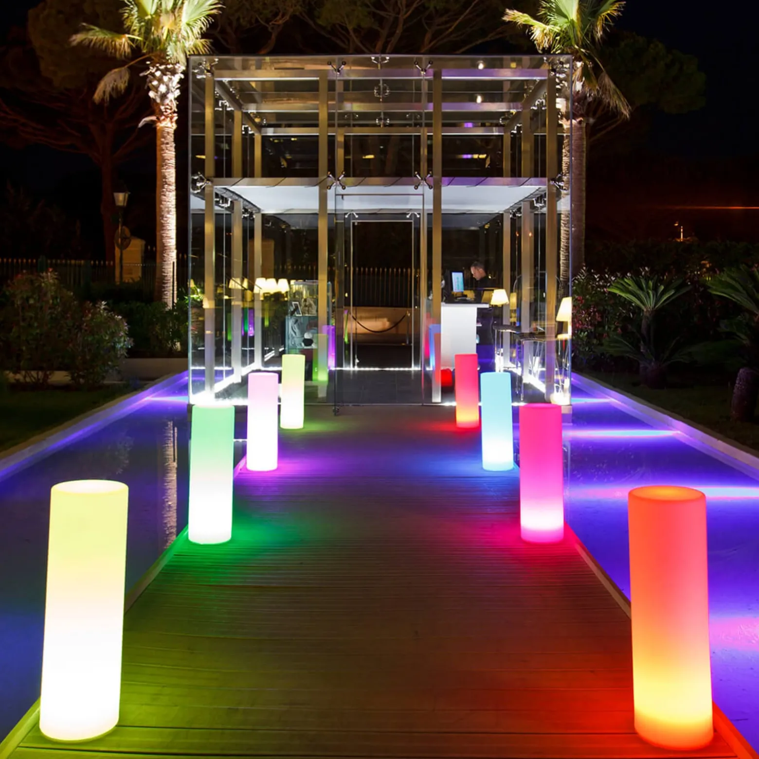 Tower - per App steuerbare LED-Dekoleuchte