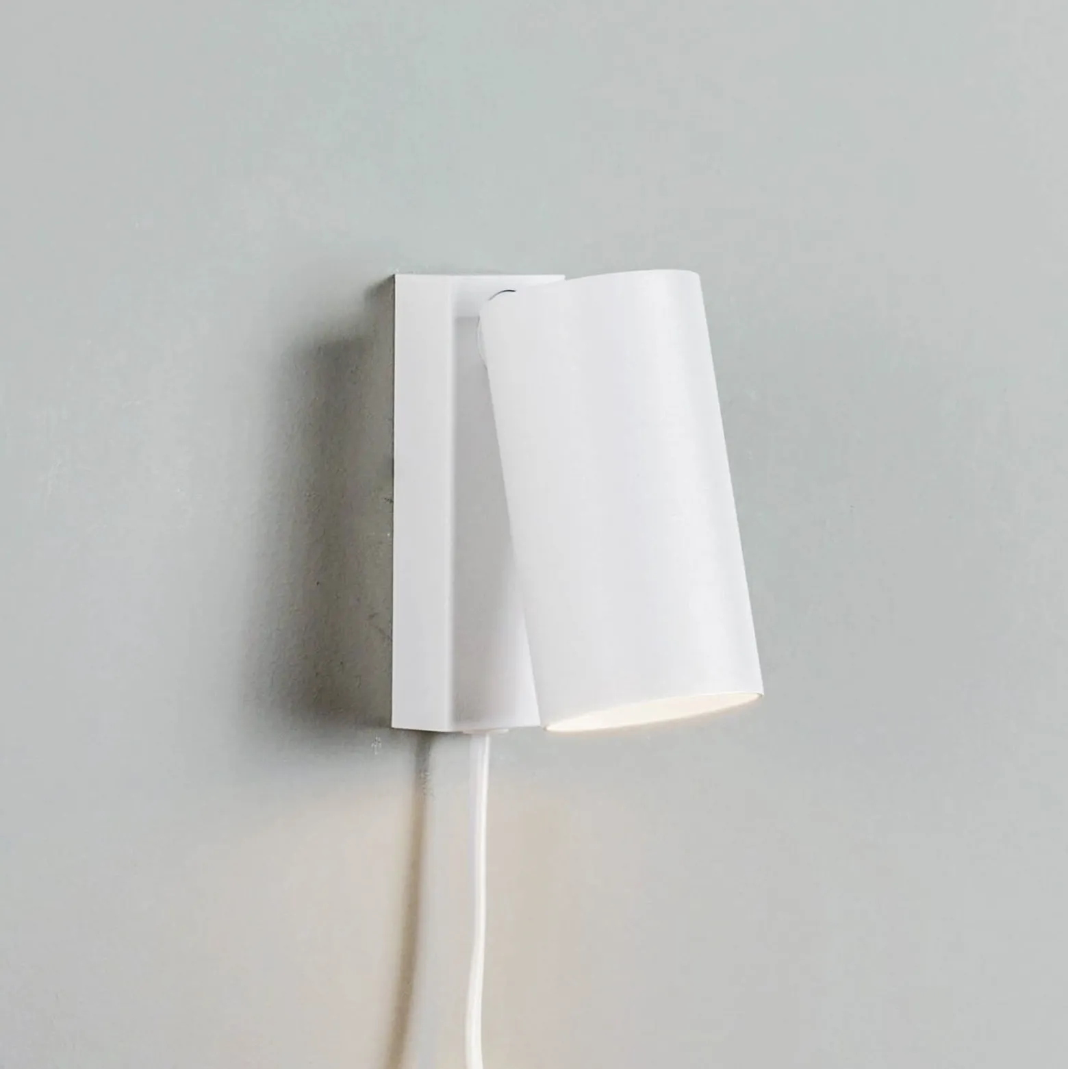 Wandstrahler Mono I mit Stecker weiß